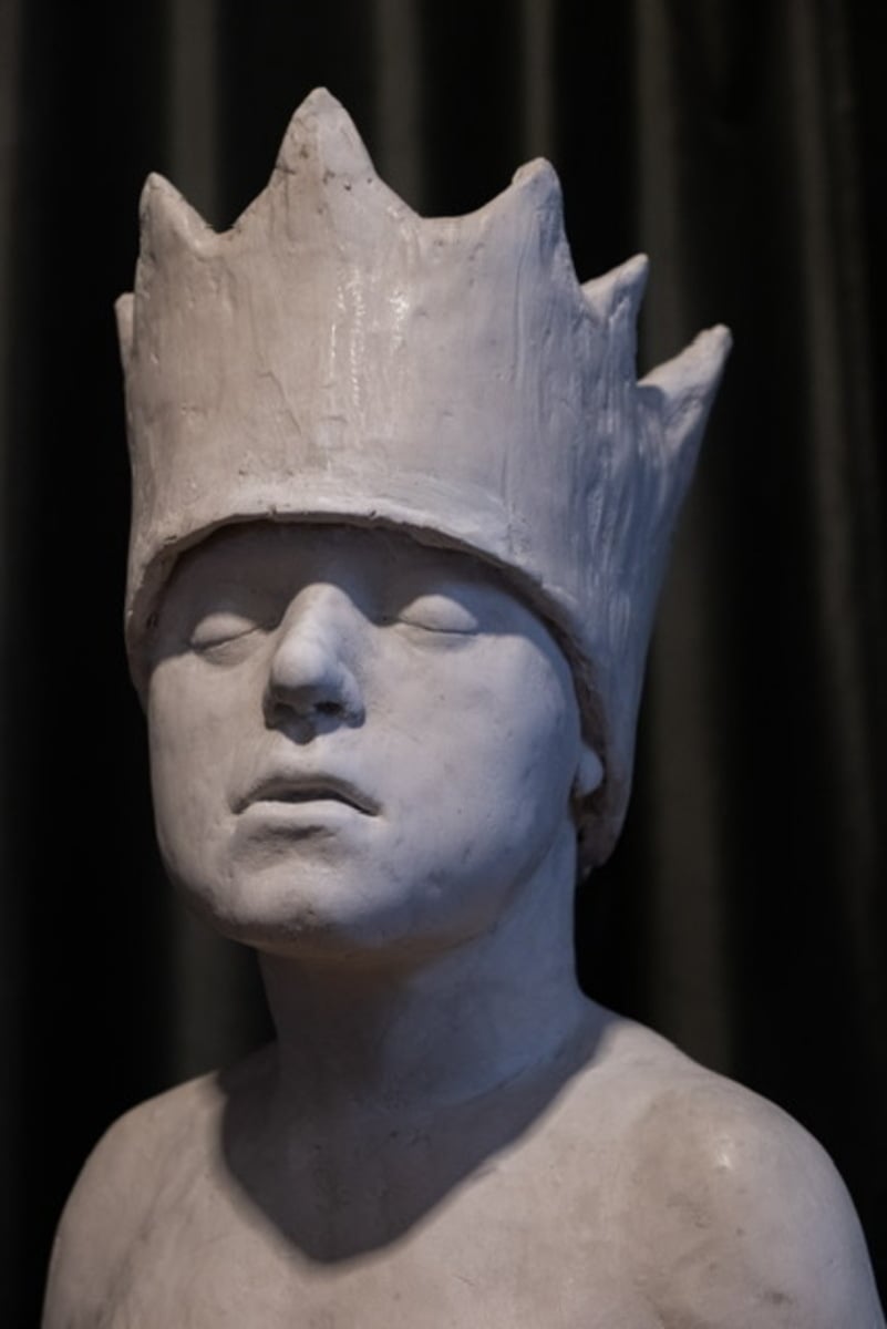 155. Dreaming King (holding cloth) by Beth Carter RWA