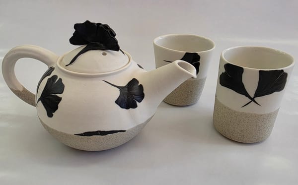 Ginko Teapot and Cups by Linda Detoma